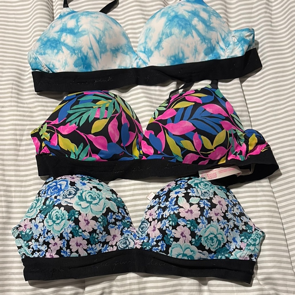 PINK Victoria's Everyday Wireless Push-up Bras 36D